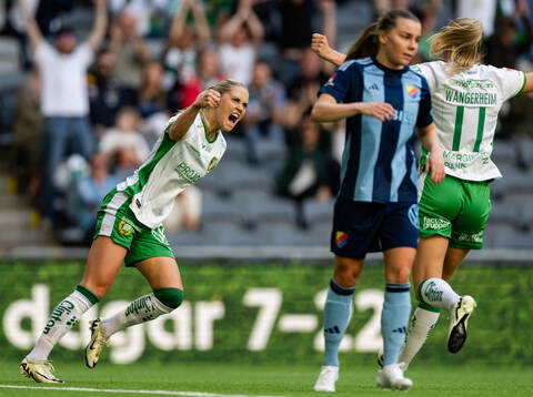Hammarbys Alice Carlsson jublar
