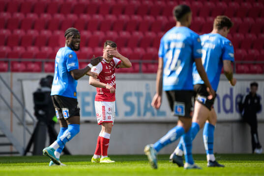 Kalmars Simon Skrabb deppar