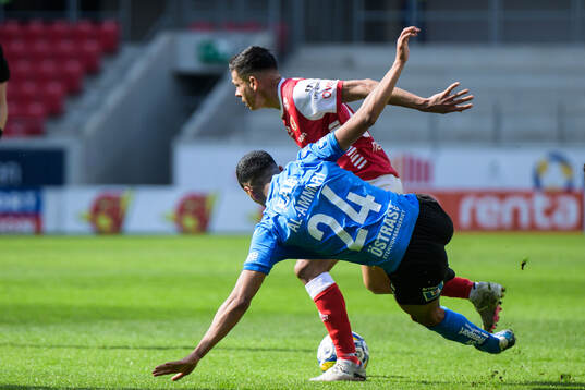 Halmstads Amir Al-Ammari och Kalmars Romario Pereira Sipiao