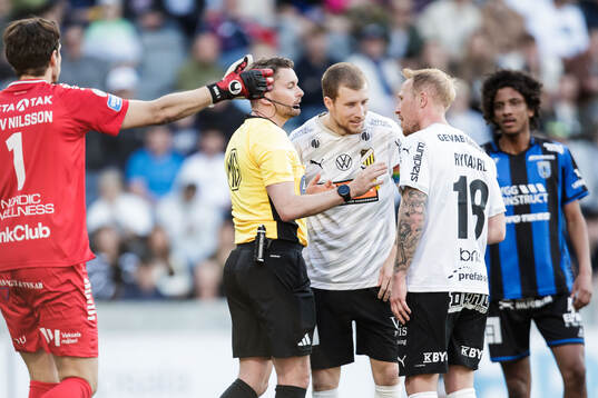 Häckens Simon Gustafson och Mikkel Rygaard Jensen i