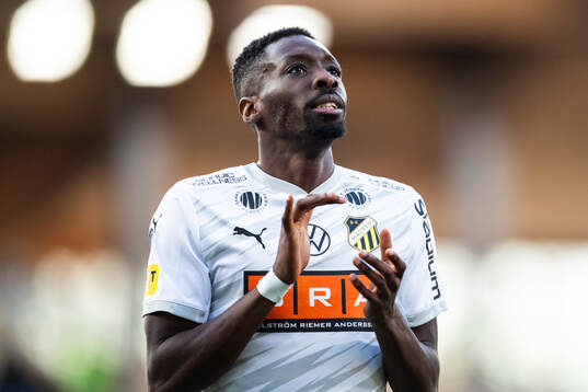 Häckens Blair Sebastian Turgott jublar