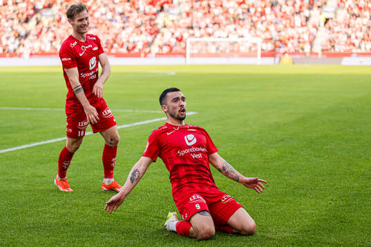 Niklas Castro of Brann celebrates