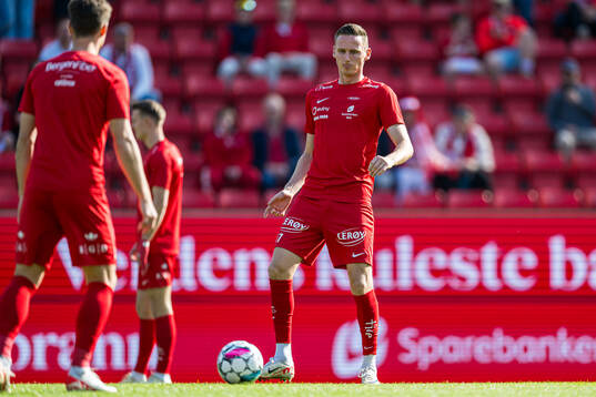 Joachim Soltvedt of Brann warms up