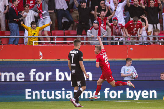 Aune Heggebø of Brann celebrates