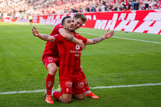 Niklas Castro of Brann celebrates