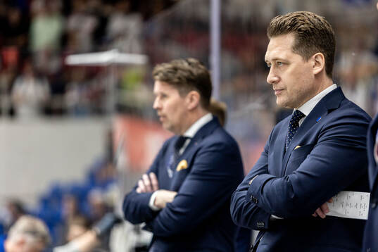 Head coach Sam Hallam of Sweden