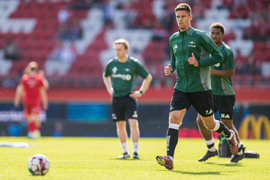 Markus Henriksen of Rosenborg warms up