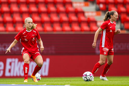 Amalie Eikeland of Brann warms up