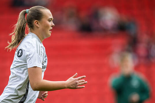 Cille Nilsen of Rosenborg warms up