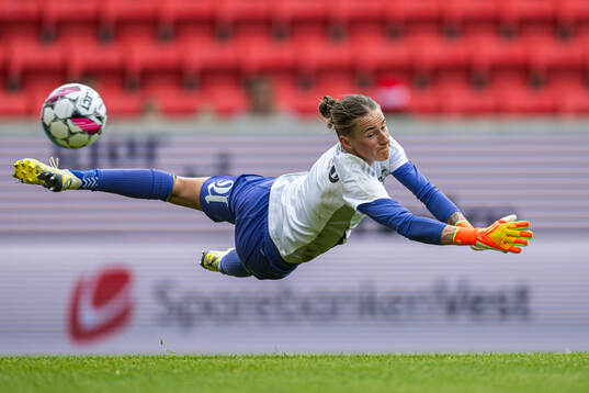 Rugile Rulyte of Rosenborg warms up