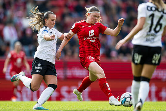 Cille Nilsen of Rosenborg and Signe Gaupset of Brann