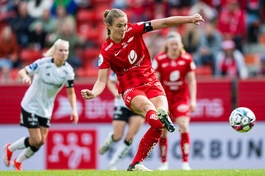 Marthine Østenstad of Brann scoring the 1-1 goal
