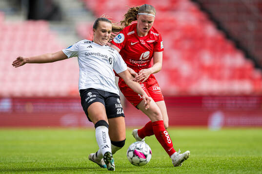 Cille Nilsen of Rosenborg and Signe Gaupset of Brann