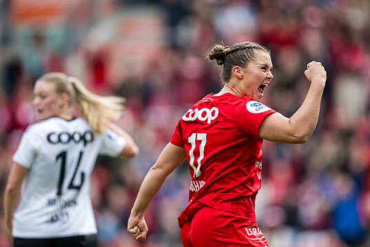 Anna Aahjem of Brann celebrates