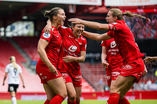 Anna Aahjem of Brann celebrates