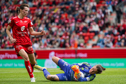 Rakel Engesvik of Brann and Rugile Rulyte of Rosenborg