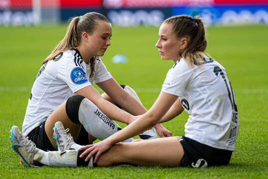 Cille Nilsen and Ine Strømstad Berre of Rosenborg looks