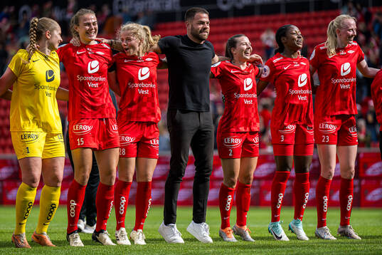 Aurora Mikalsen, Marthine Østenstad, Justine Kielland,