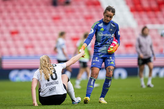 Synne Amdahl Brønstad and Rugile Rulyte of Rosenborg looks