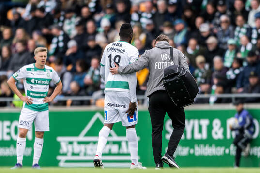 Västerås Frederic Nsabiyumva lämnar planen