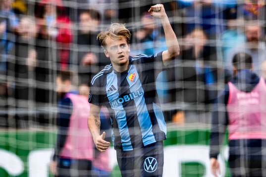 Djurgårdens Oskar Fallenius jublar
