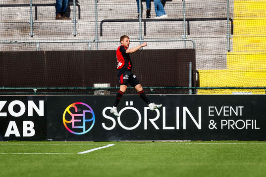 Östersunds Mykola Musolitin jublar