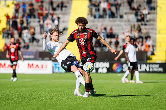Örebros Karl Holmberg och Östersunds Ziad Ghanoum