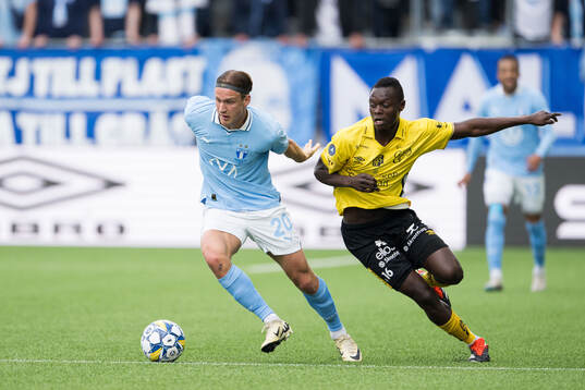 Malmö FFs Erik Botheim och Elfsborgs Timothy Noor Ouma