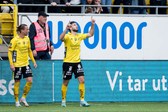 Elfsborgs Arber Zeneli jublar