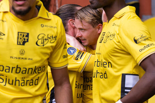 Elfsborgs Simon Hedlund jublar
