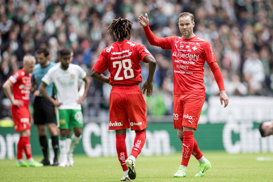 Värnamos Gustav Engvall och Frank Junior Adjei