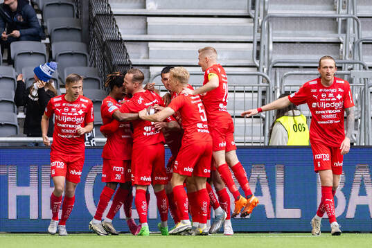 Värnamos spelare jublar