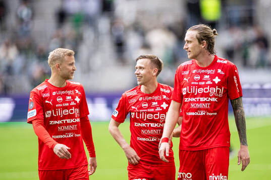 Värnamos Viktor Bergh och Hampus Näsström jublar