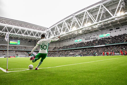 Hammarbys Shaquille Pinas med en hörna