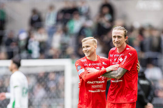 Värnamos Johan Rapp och Hampus Näsström jublar