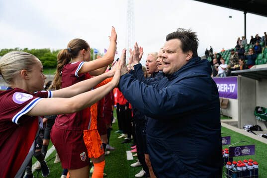 Head coach Børje Sørensen of Norway