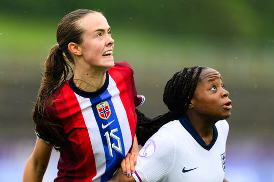 Elle Ulstein of Norway and Jane Oboavwoduo of England