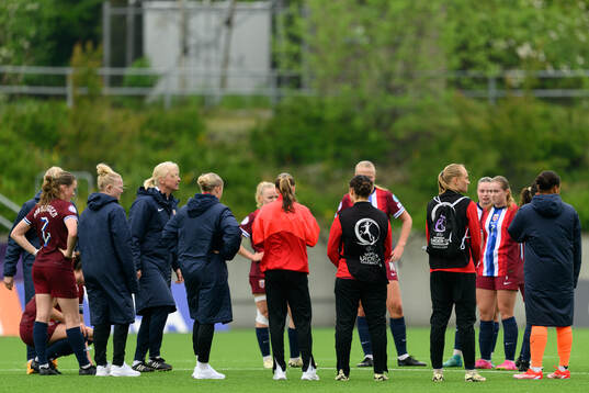 Players of Norway look dejected