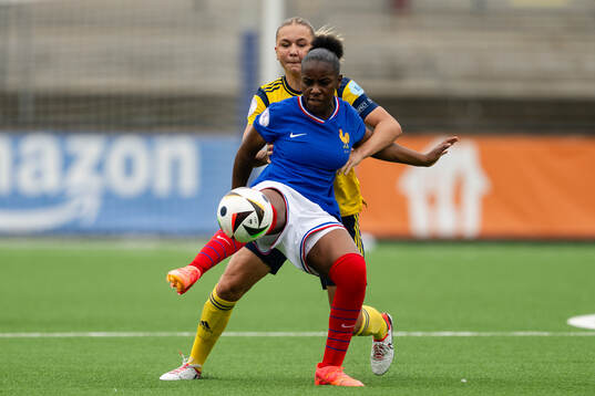 Auryane Abdourahim of France and Alice Broman of Sweden