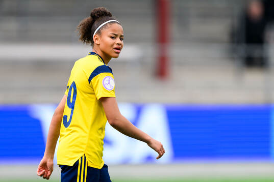Felicia Schröder of Sweden looks dejected