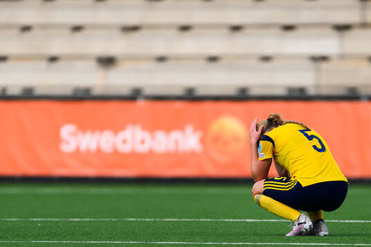 Thindra Mattsson of Sweden looks dejected