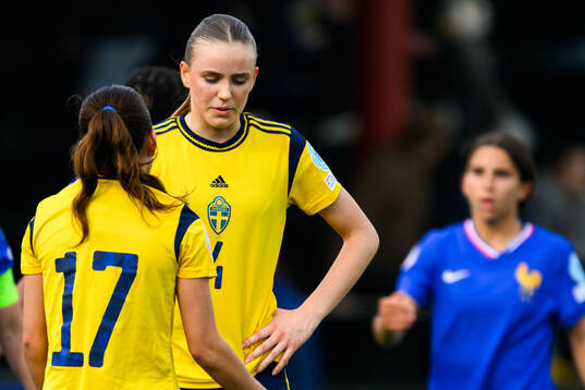 Fabienne Bartholdson of Sweden looks dejected