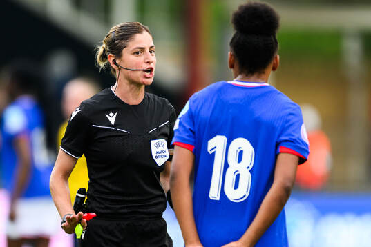 Referee Martina Molinaro