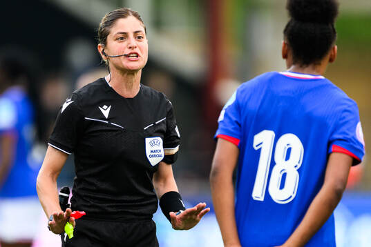 Referee Martina Molinaro