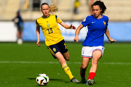 Ella Lundin of Sweden and Juliane Denizot of France