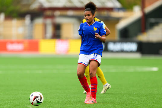 Kenza Roche Dufour of France