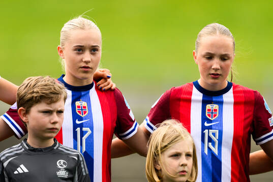 Tommine Enger and Karna Sæther Sødal of Norway