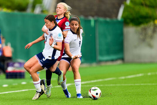 Rachel Maltby of England and Anny Kerim-Lindland of Norway