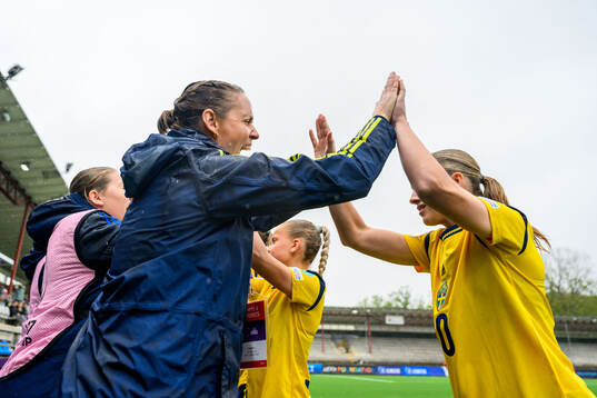 Head coach Lovisa Delby of Sweden