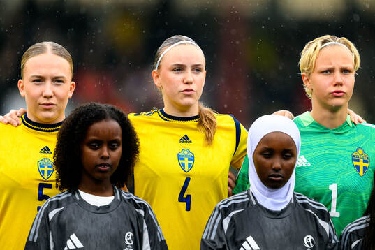 Thindra Mattsson, Fabienne Bartholdson and goalkeeper Saga